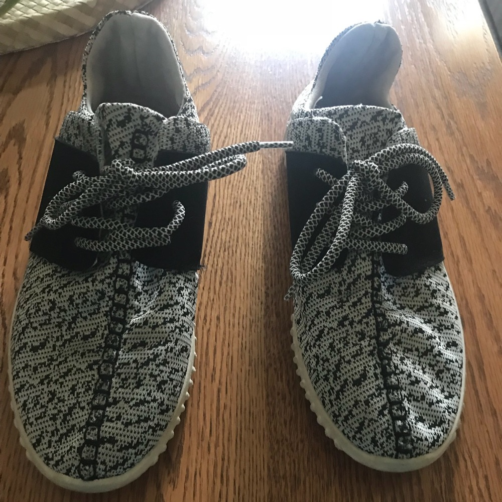 Madden Black and White Tweed Sneakers 7 1/2